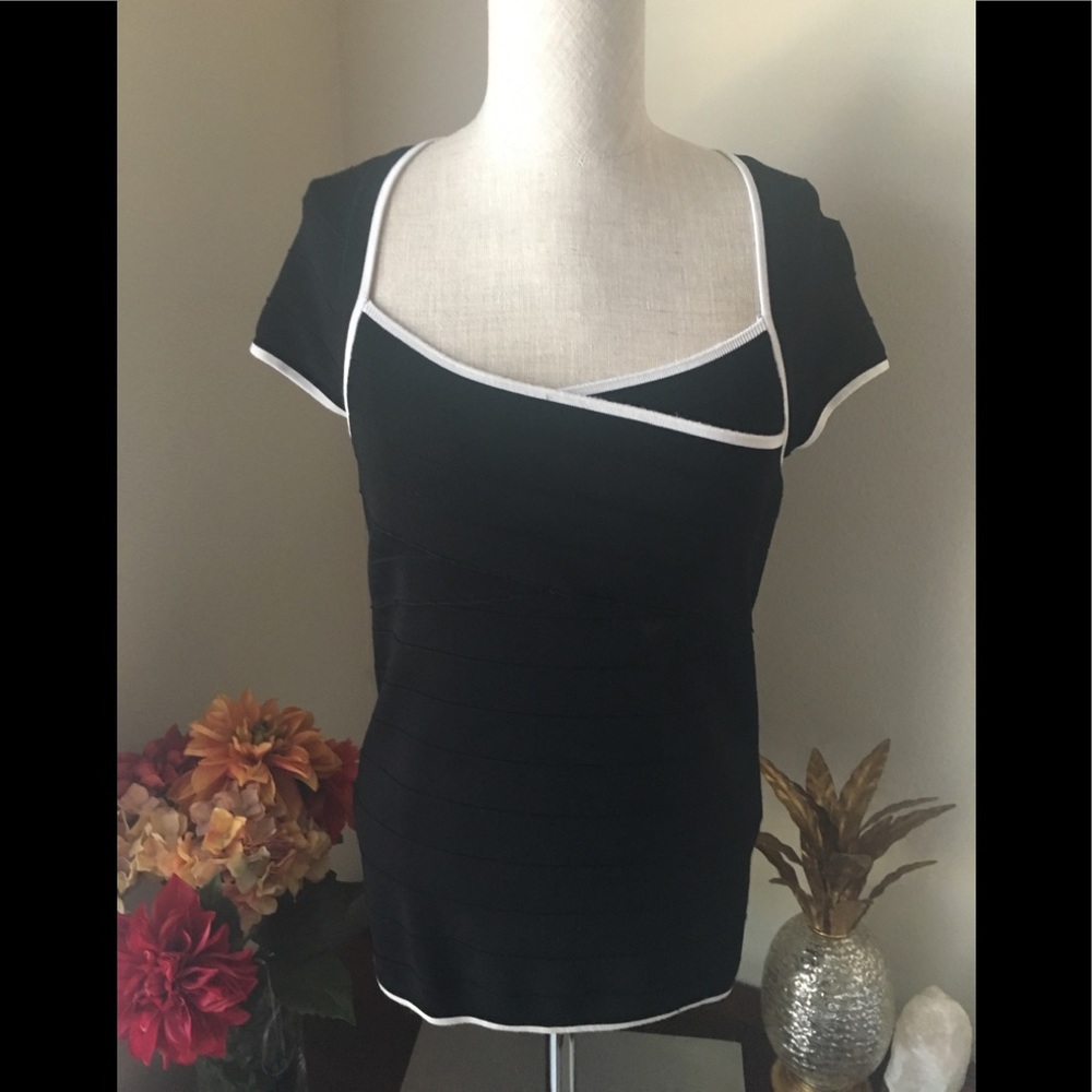 WHBM black/white contrast knit top, sz med